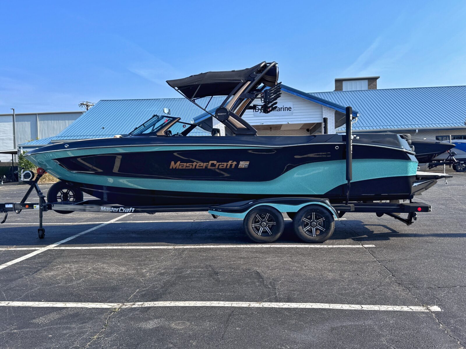 2024 MasterCraft XT25 [12] 1M25080